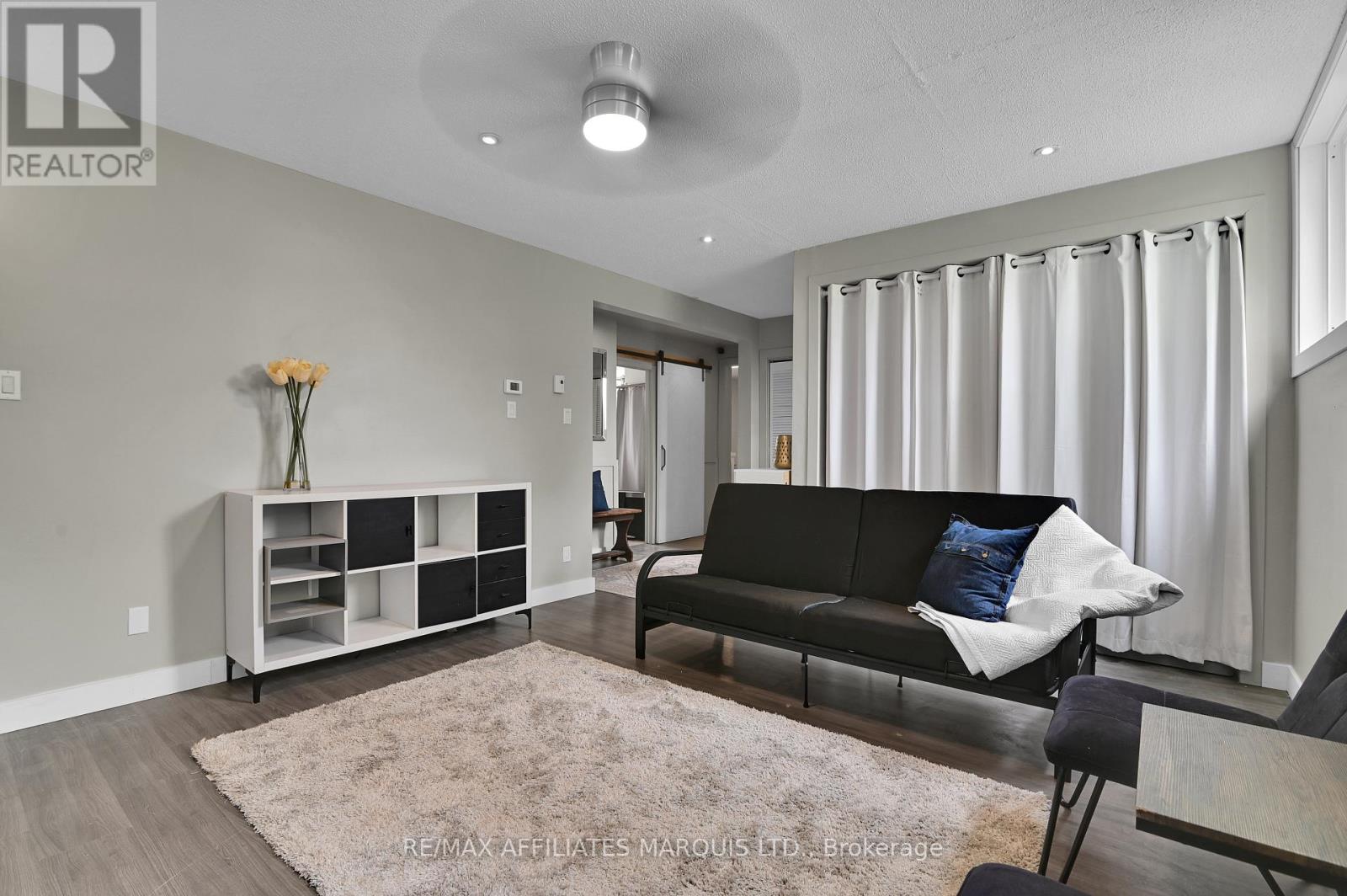 422 HILBERT AVENUE - Image 26