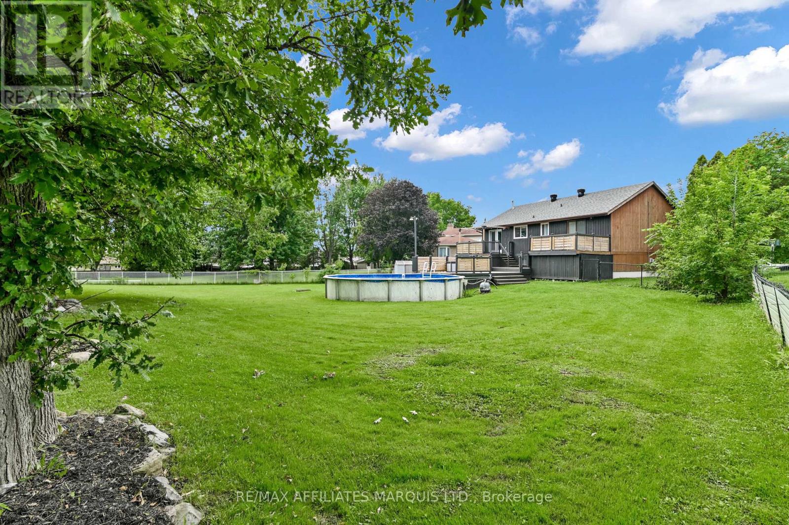 422 HILBERT AVENUE - 33