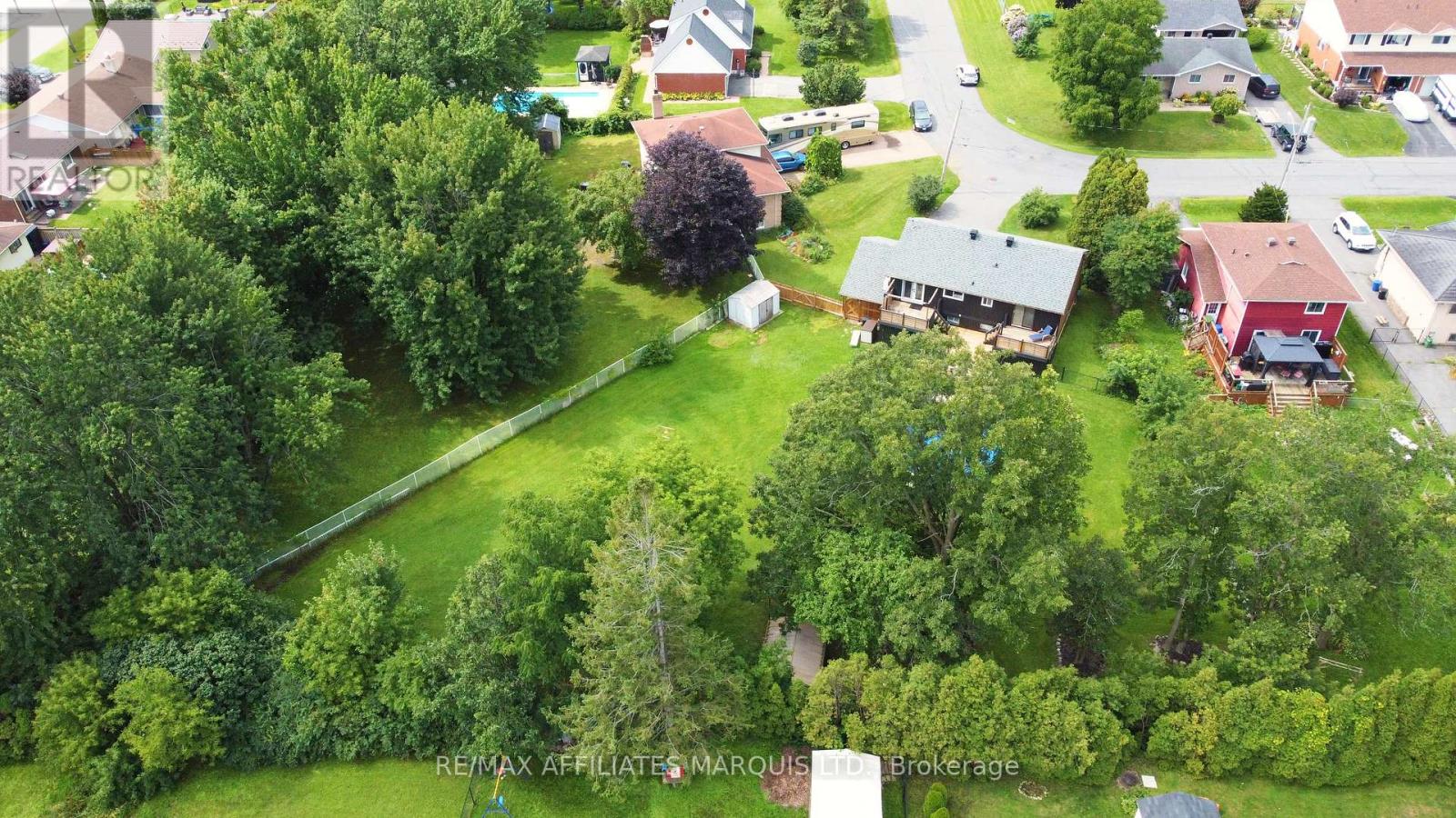 422 HILBERT AVENUE - Image 40