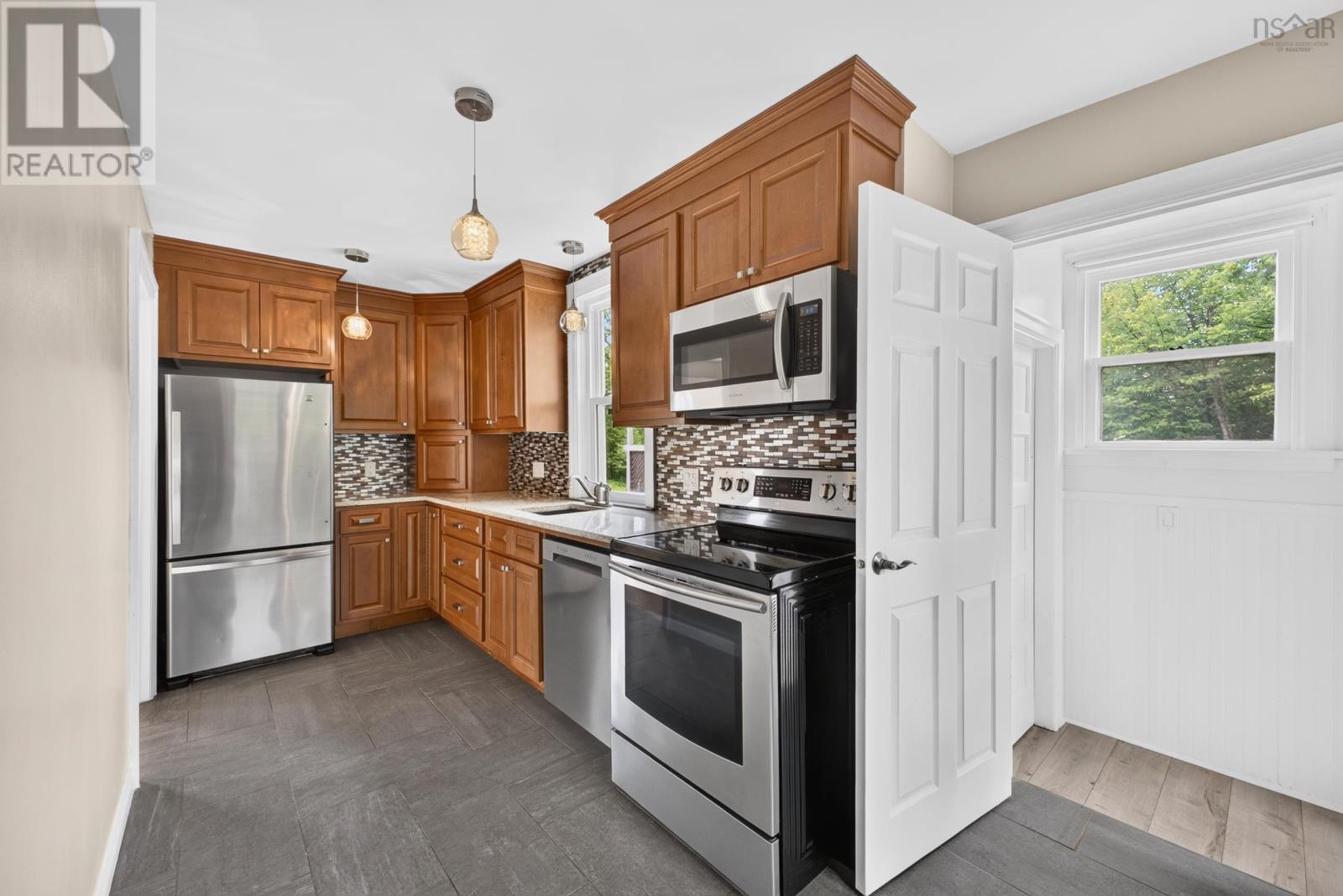 1637 NORTH MAIN Street - 16