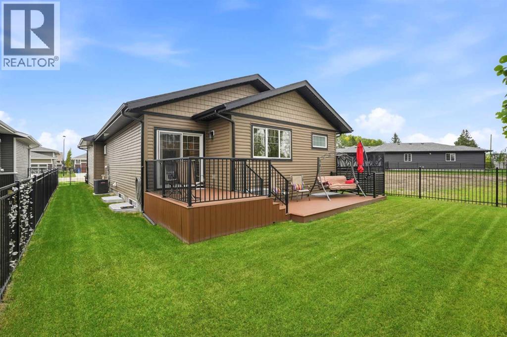Outside you'll enjoy a two-tier composite deck with gas BBQ hookup