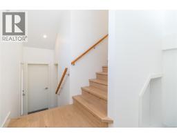 1 1559 Ash Rd, Saanich, BC V8N2S9 Photo 34