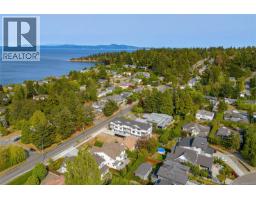 1 1559 Ash Rd, Saanich, BC V8N2S9 Photo 45