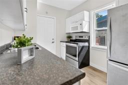 99 Berlin Street, Winnipeg, MB R2L1J1 Photo 14