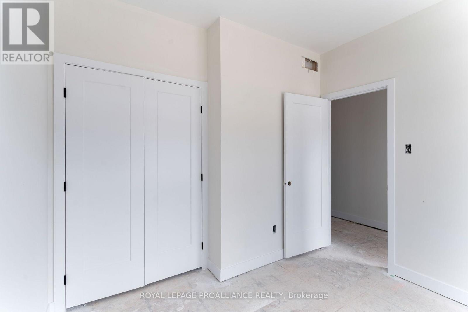 1042 TURNER DRIVE - 6