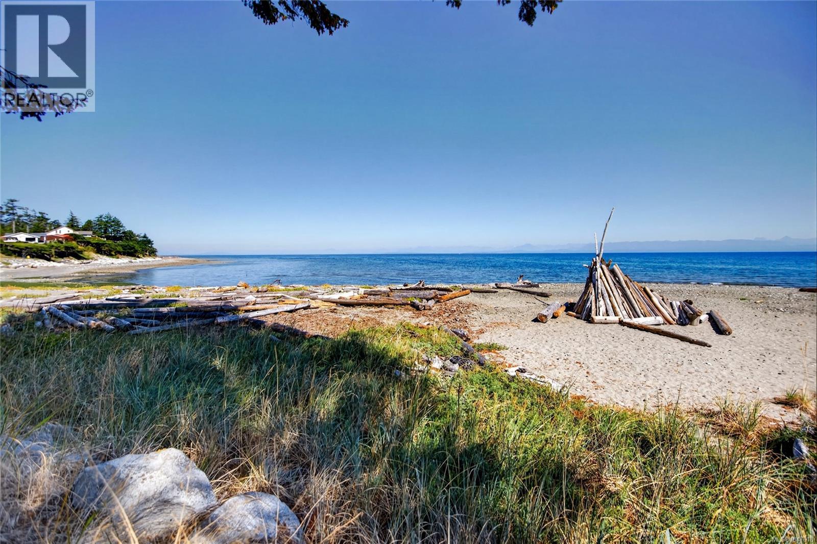 1776 Astra Rd, Comox
