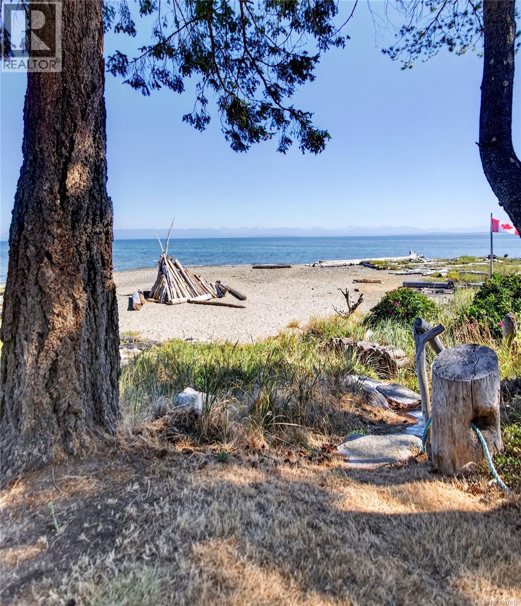 1776 Astra Rd, Comox