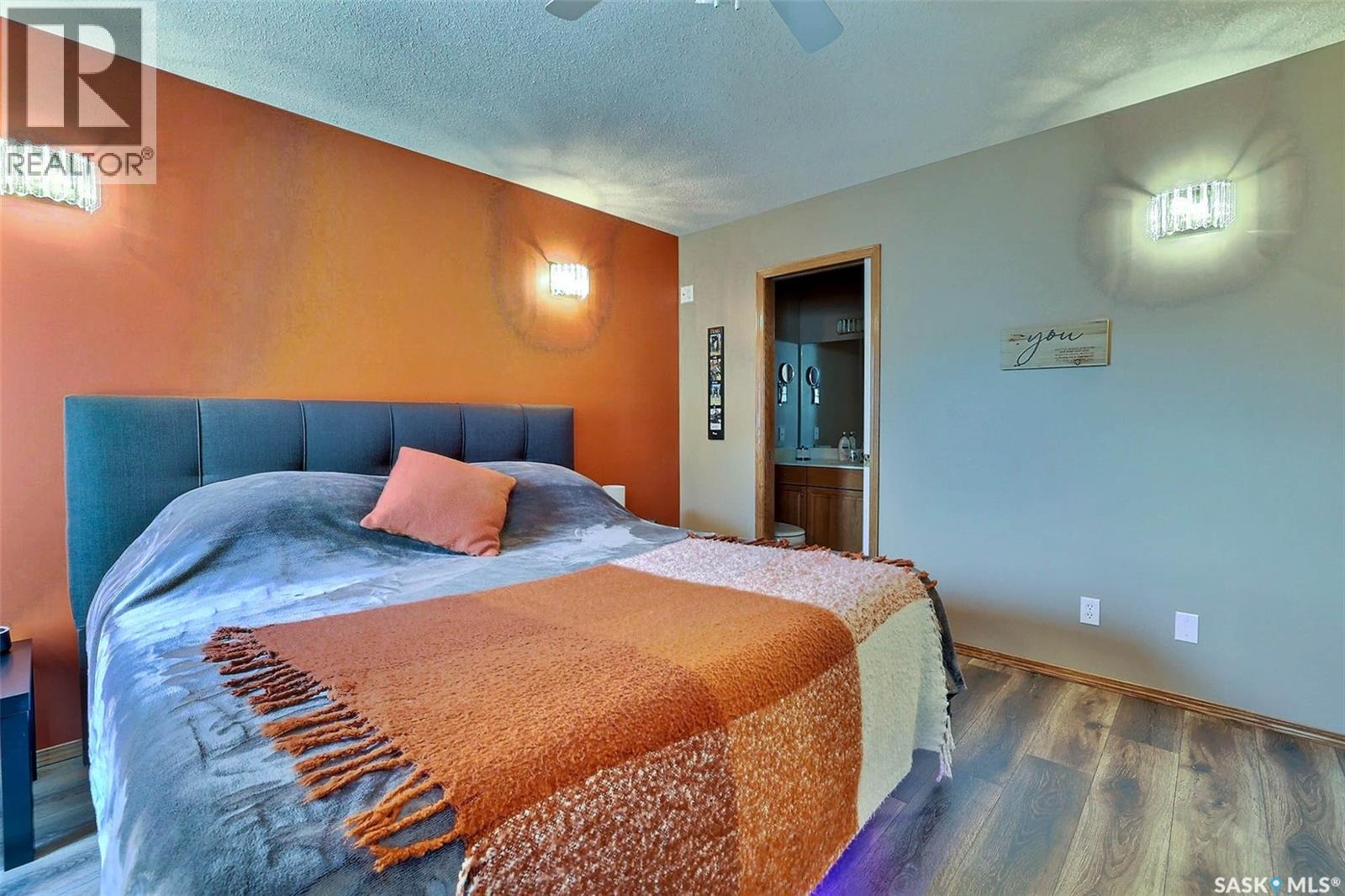 318 Hillside CRESCENT - Image 18