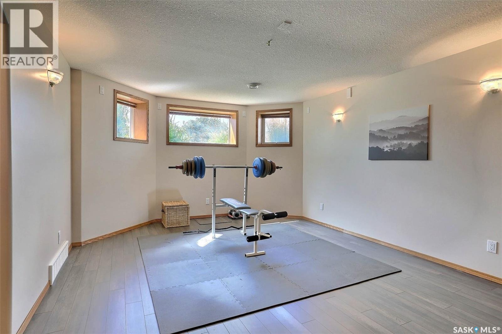 318 Hillside CRESCENT - 27