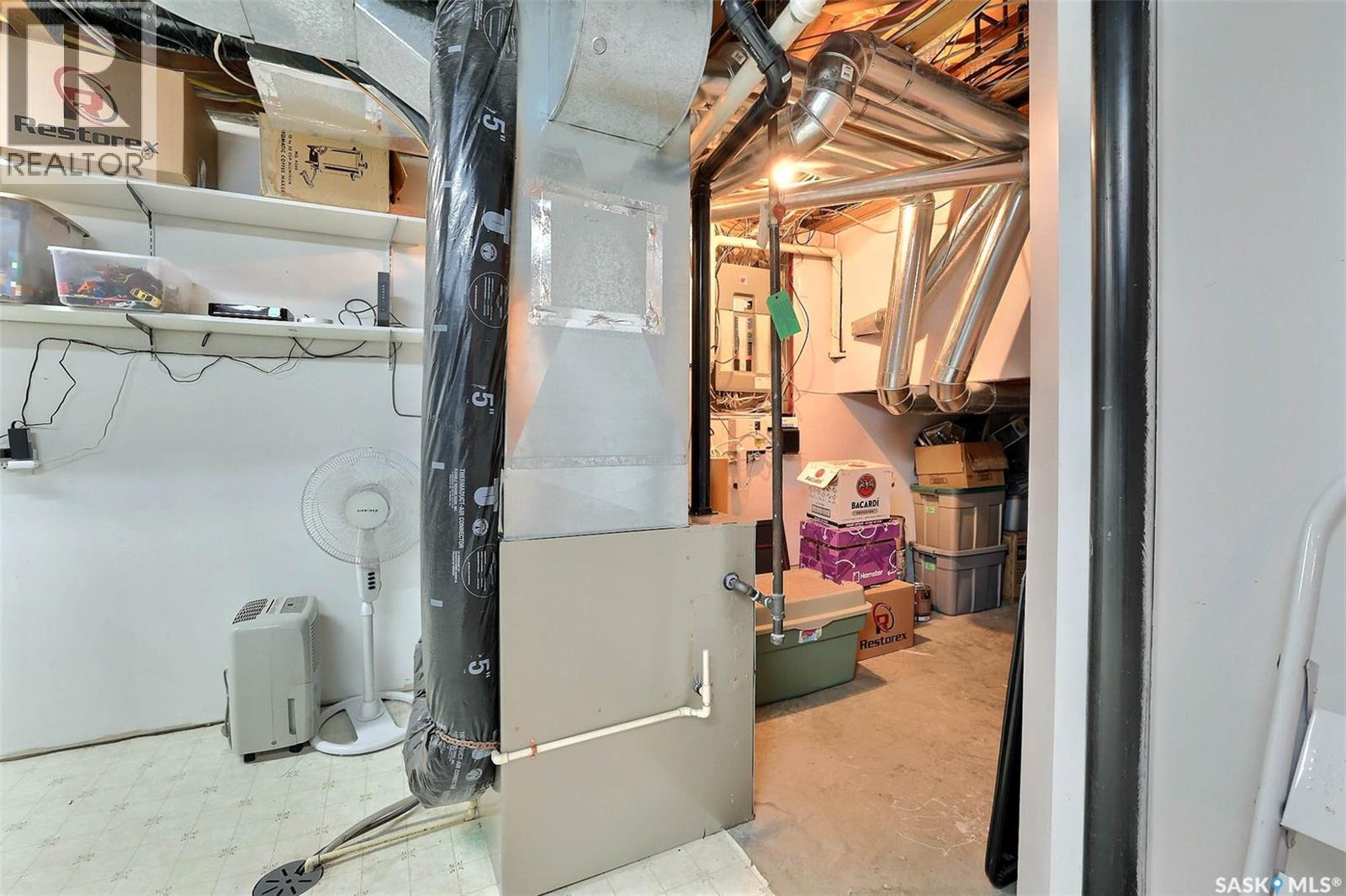 318 Hillside CRESCENT - Image 37