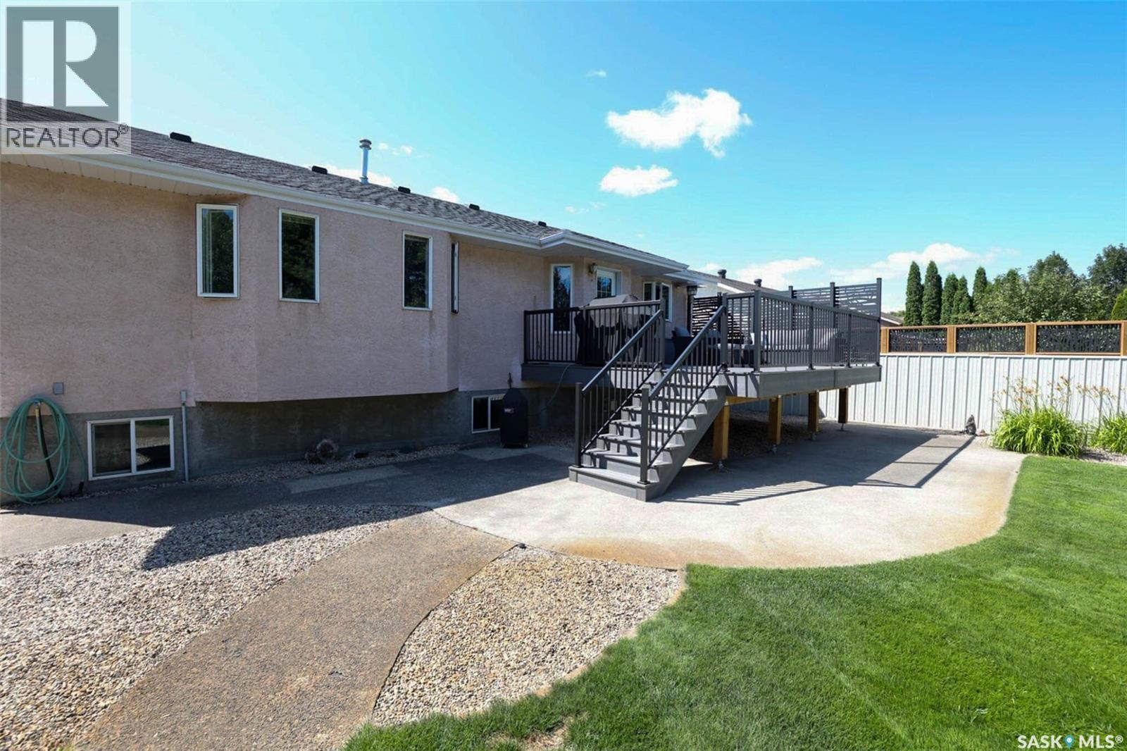 318 Hillside CRESCENT - 41