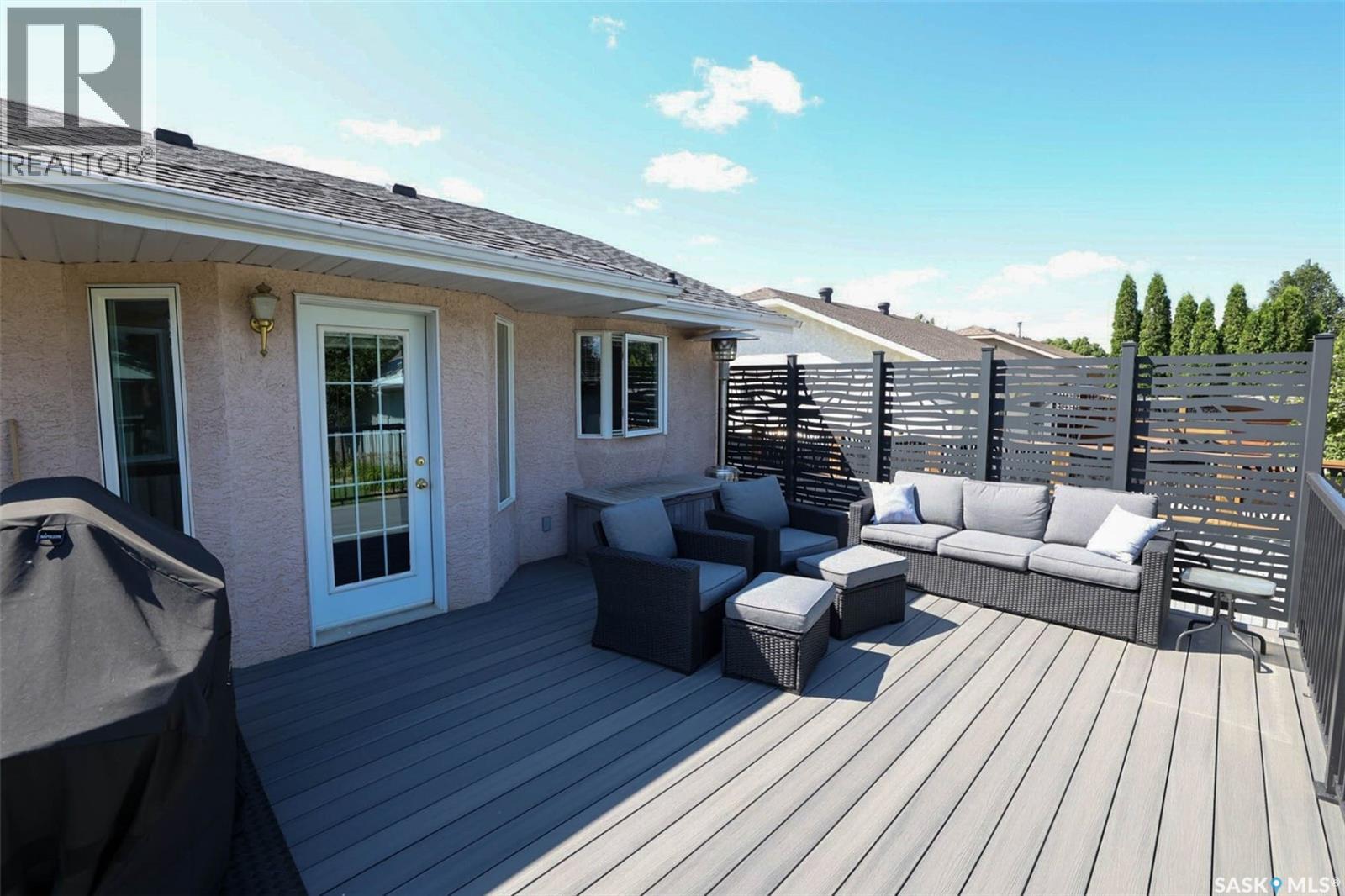 318 Hillside CRESCENT - Image 44