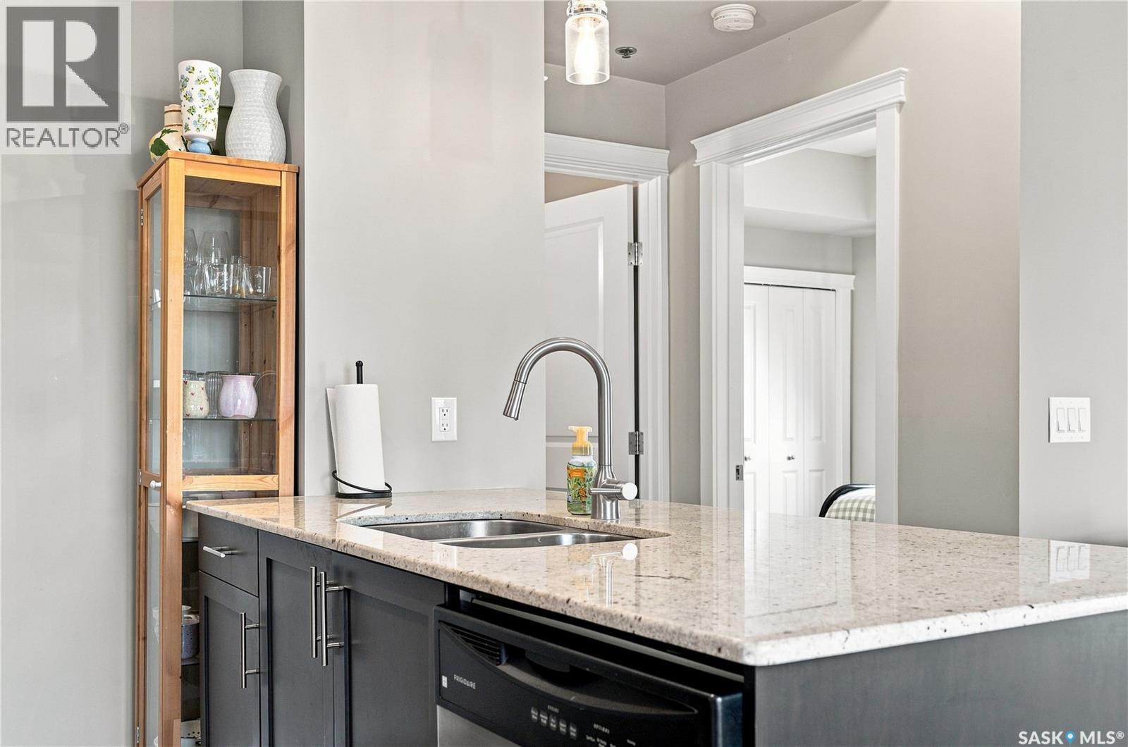 #312 106 Hampton CIRCLE - Image 10