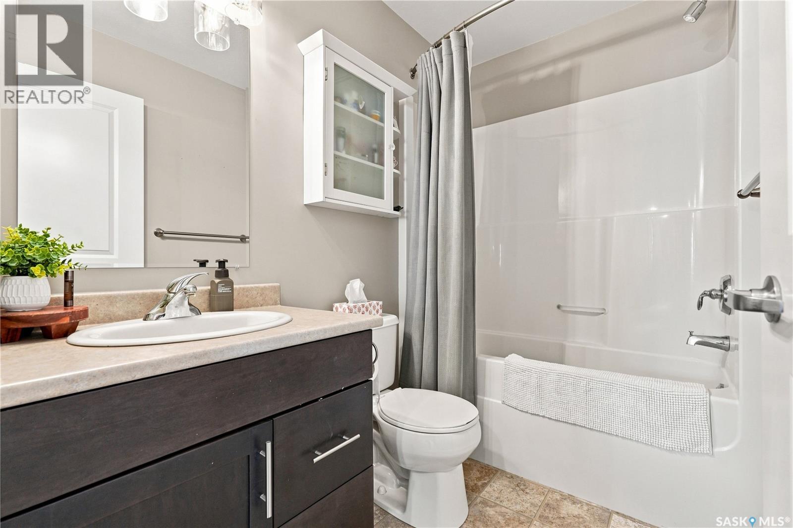 #312 106 Hampton CIRCLE - Image 19