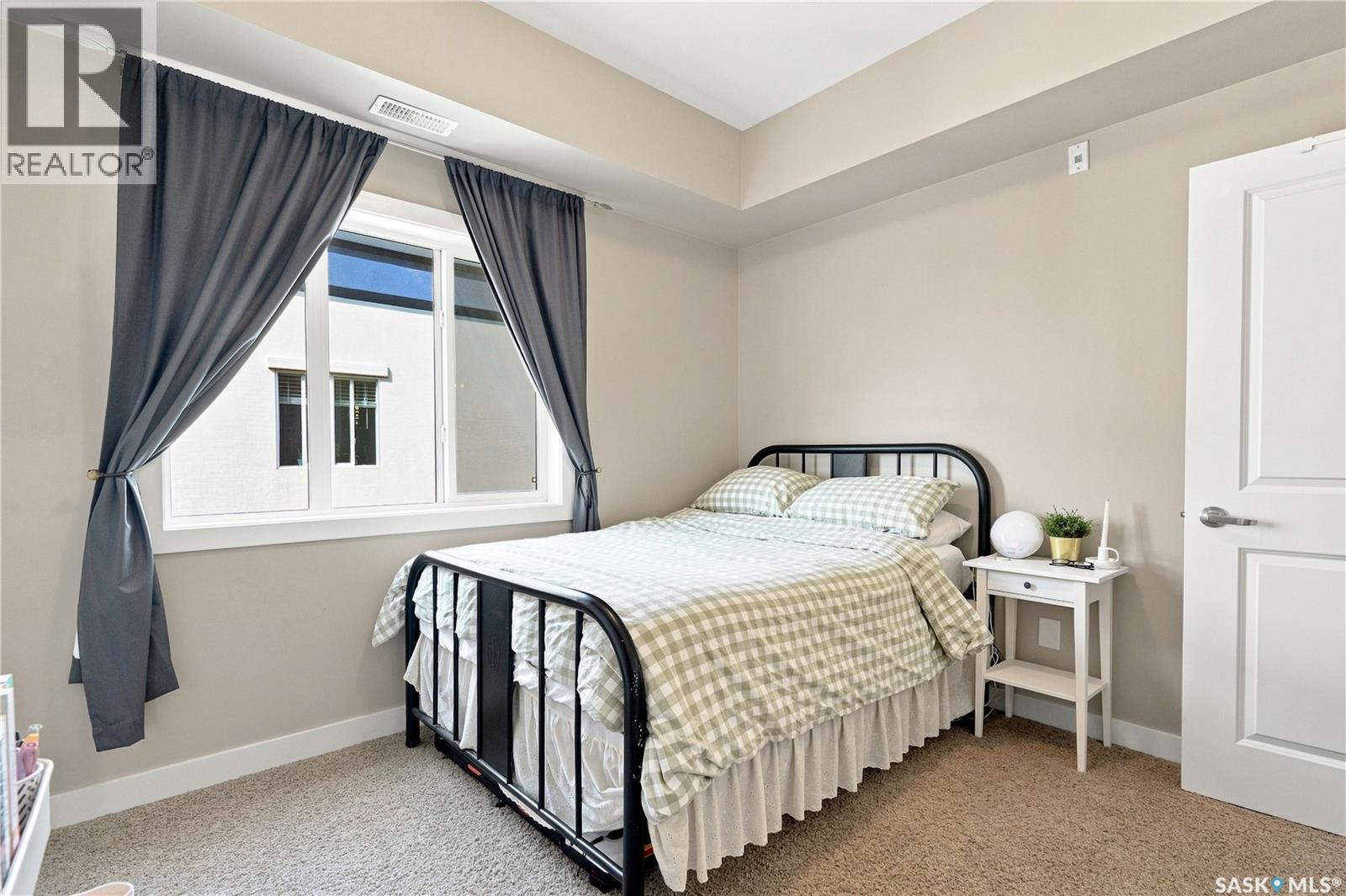 #312 106 Hampton CIRCLE - Image 22