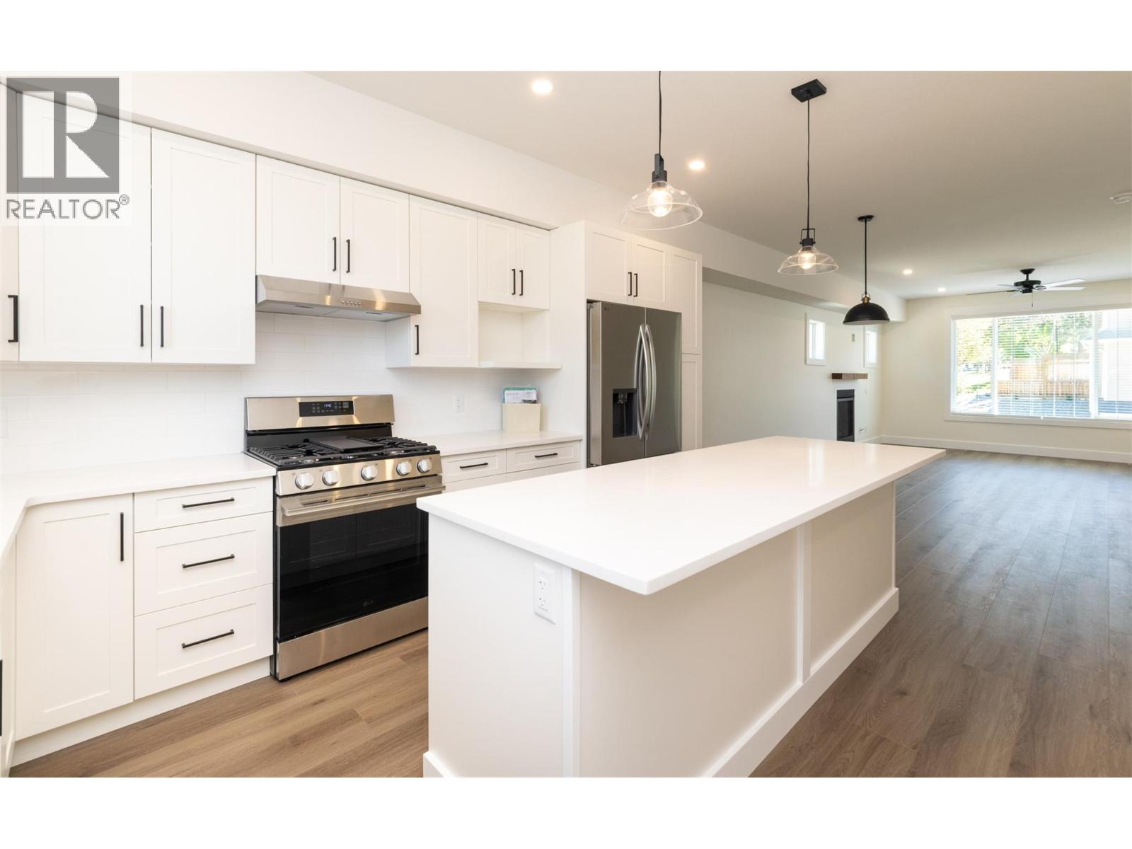 #1 1910 11 Avenue NE - Image 9