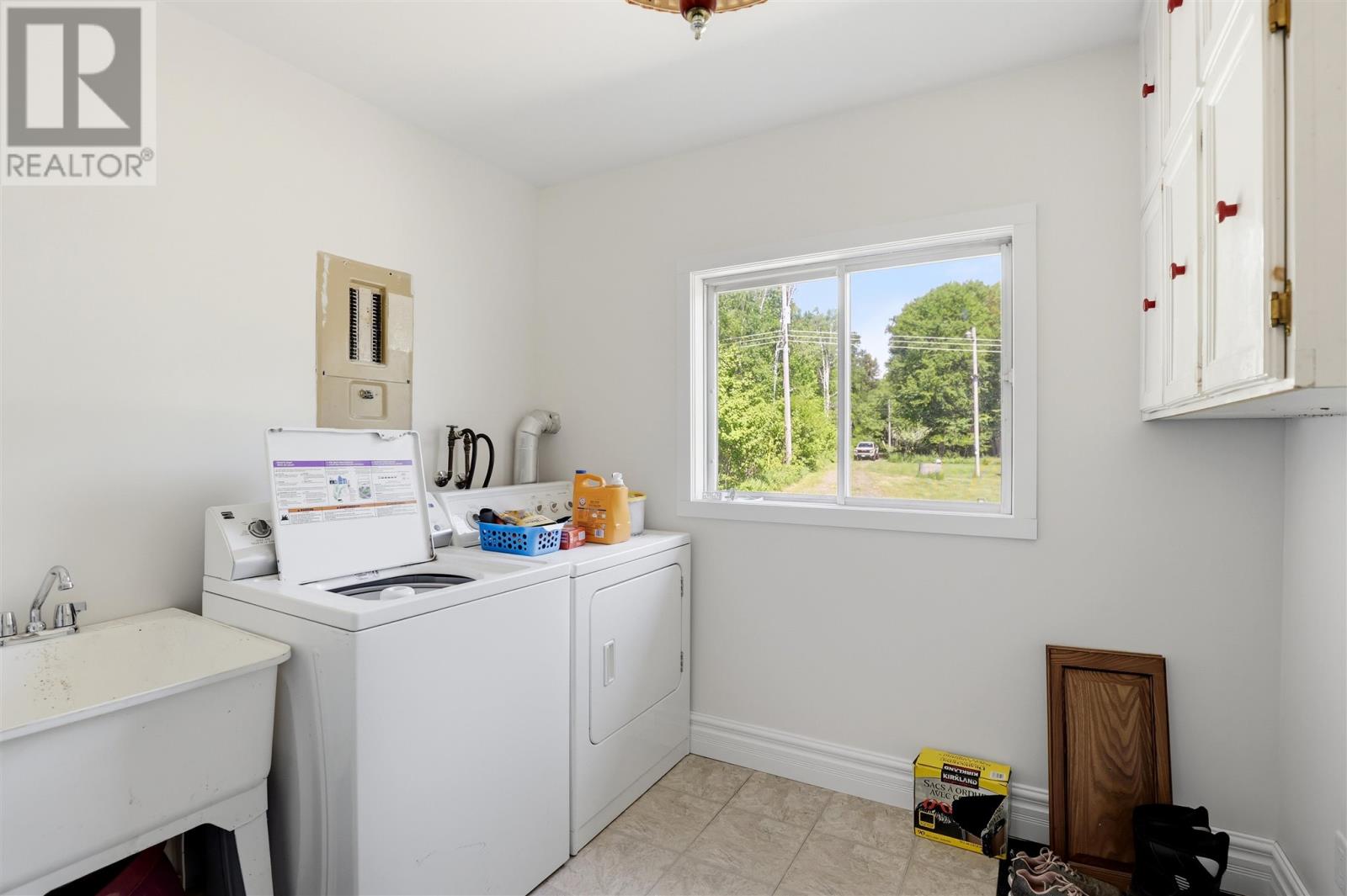 5290 Wierzbicki DR - 28