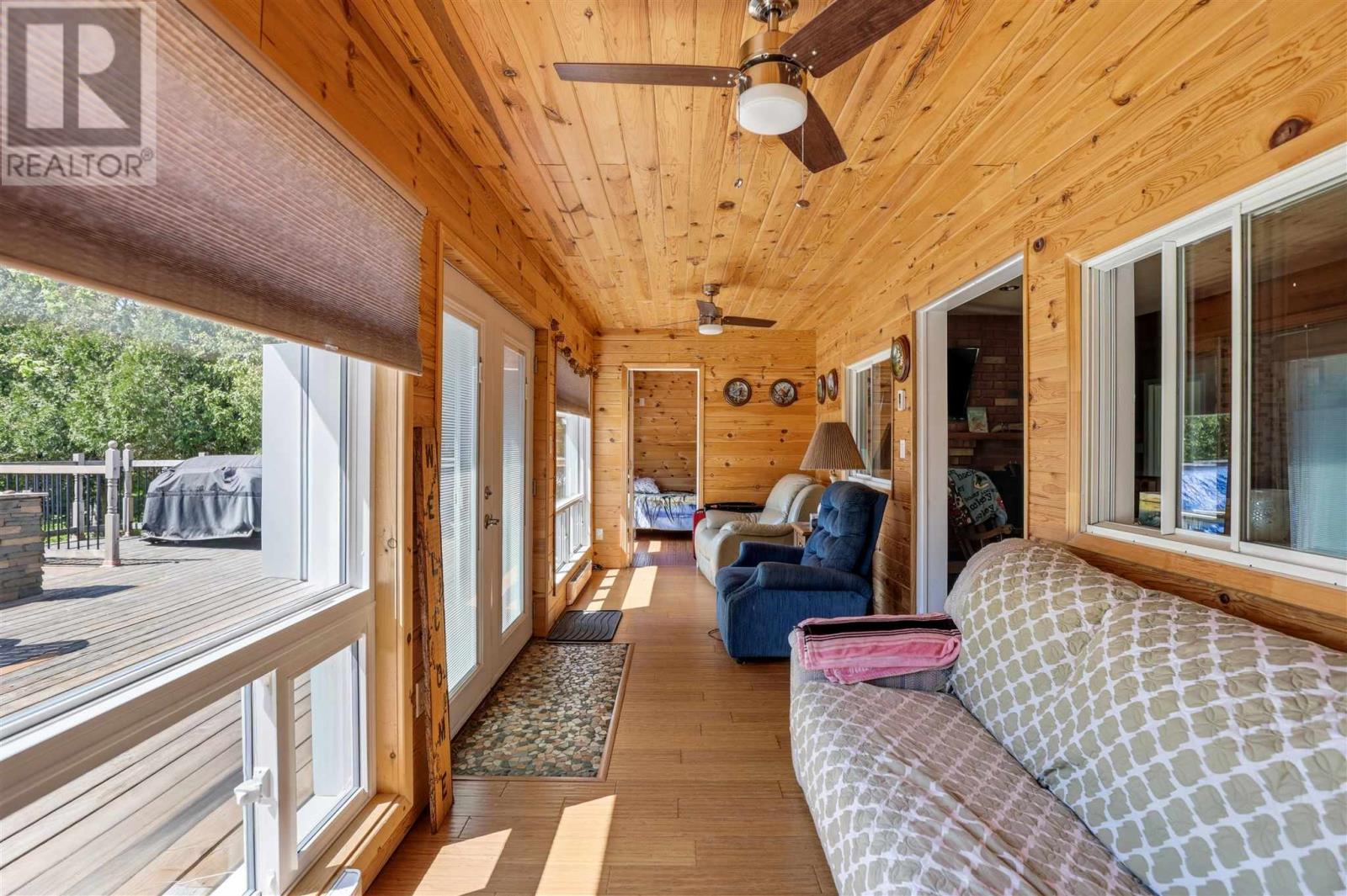 5290 Wierzbicki DR - 22