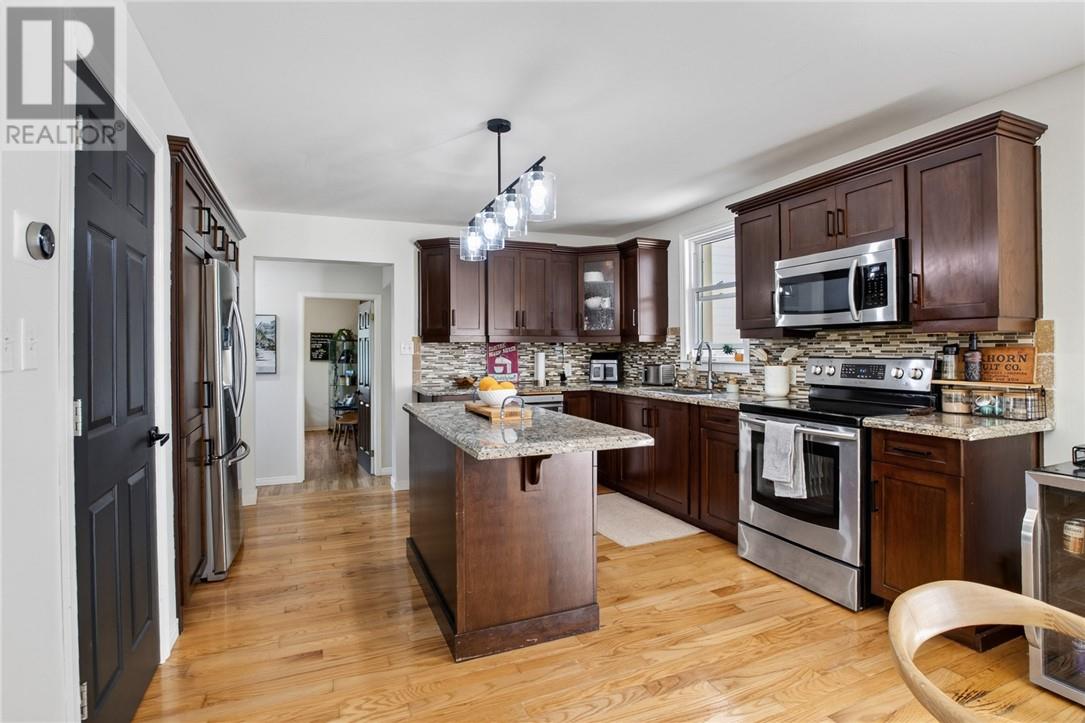 2384 Treeview Road - 2