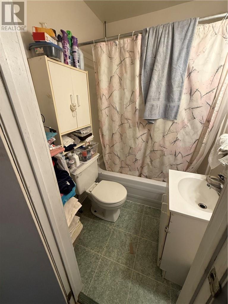 1137 Martin Avenue - Image 10