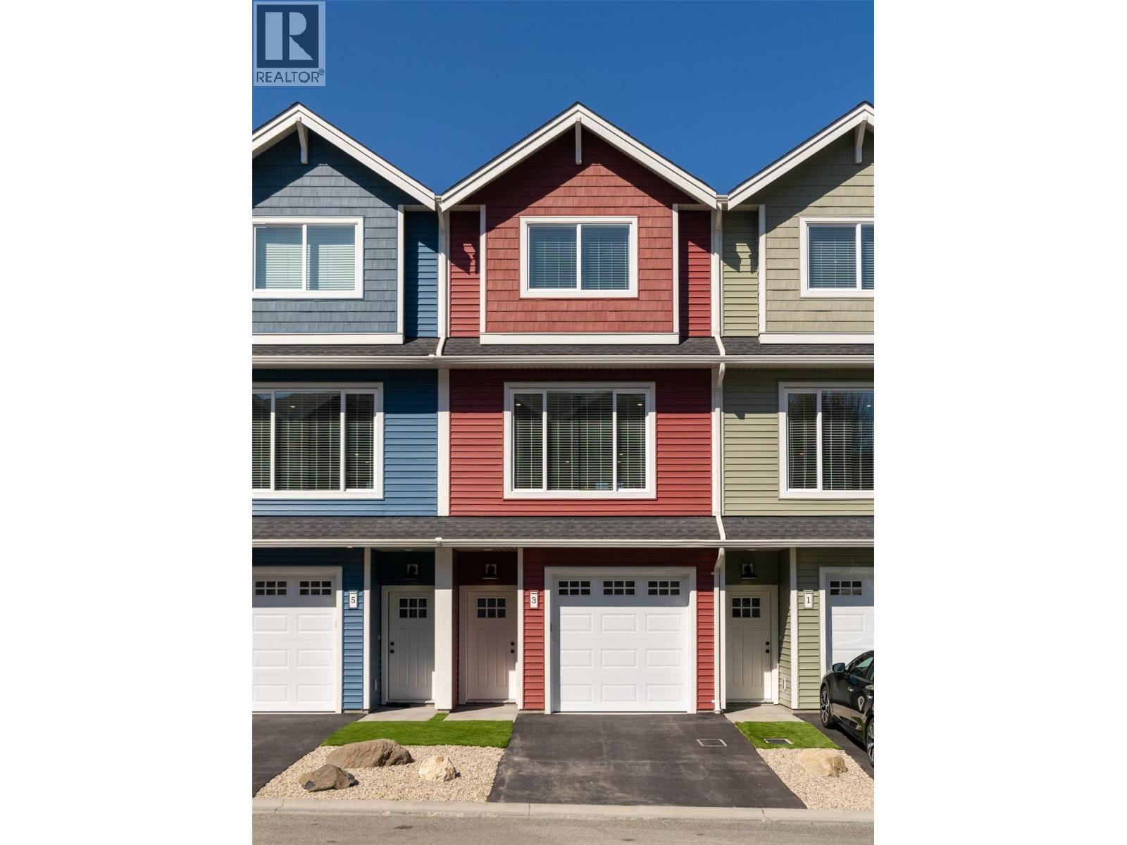 #3 1910 11 Avenue NE - 2