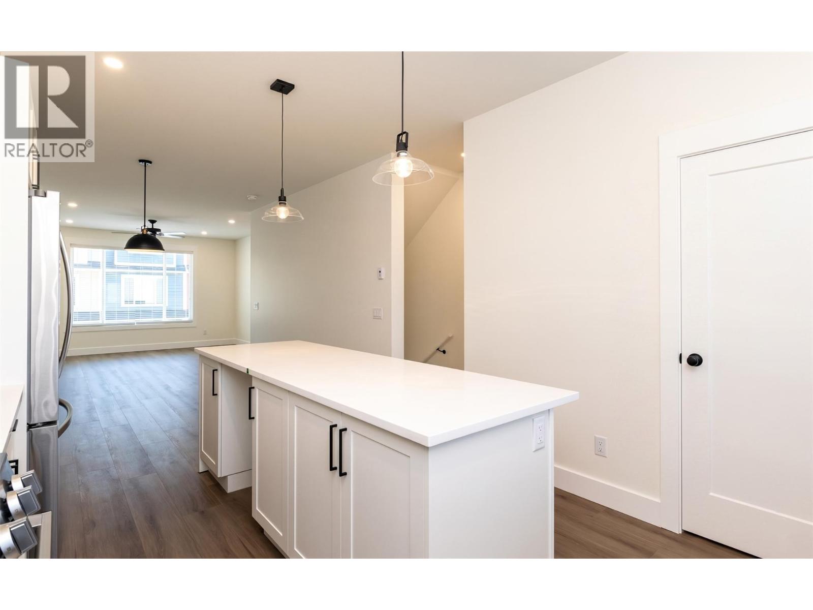 #3 1910 11 Avenue NE - Image 8