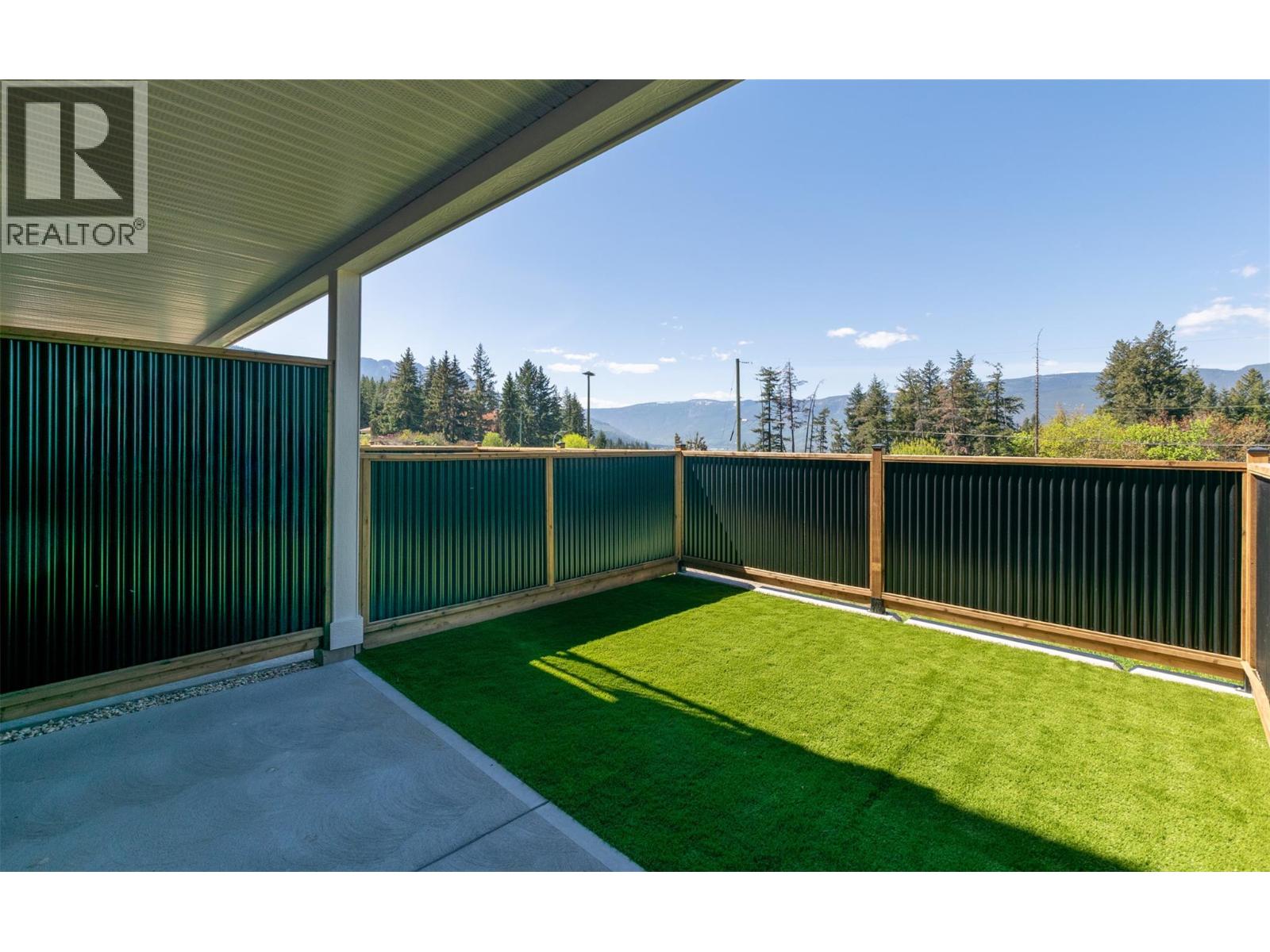 #3 1910 11 Avenue NE - 27