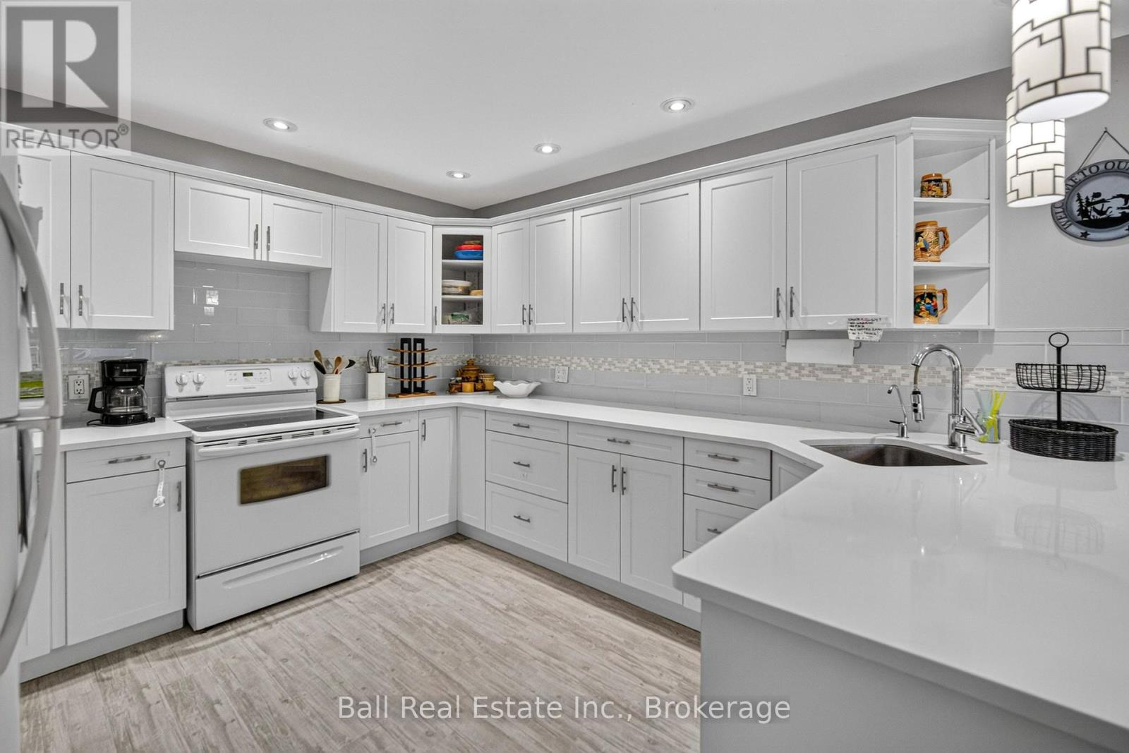 2331 LAKESIDE DRIVE - Image 11