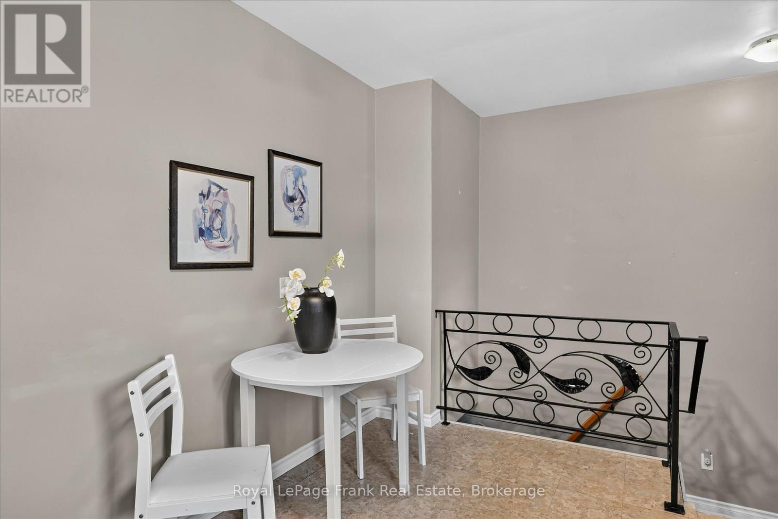 870 HEMLOCK STREET - 15
