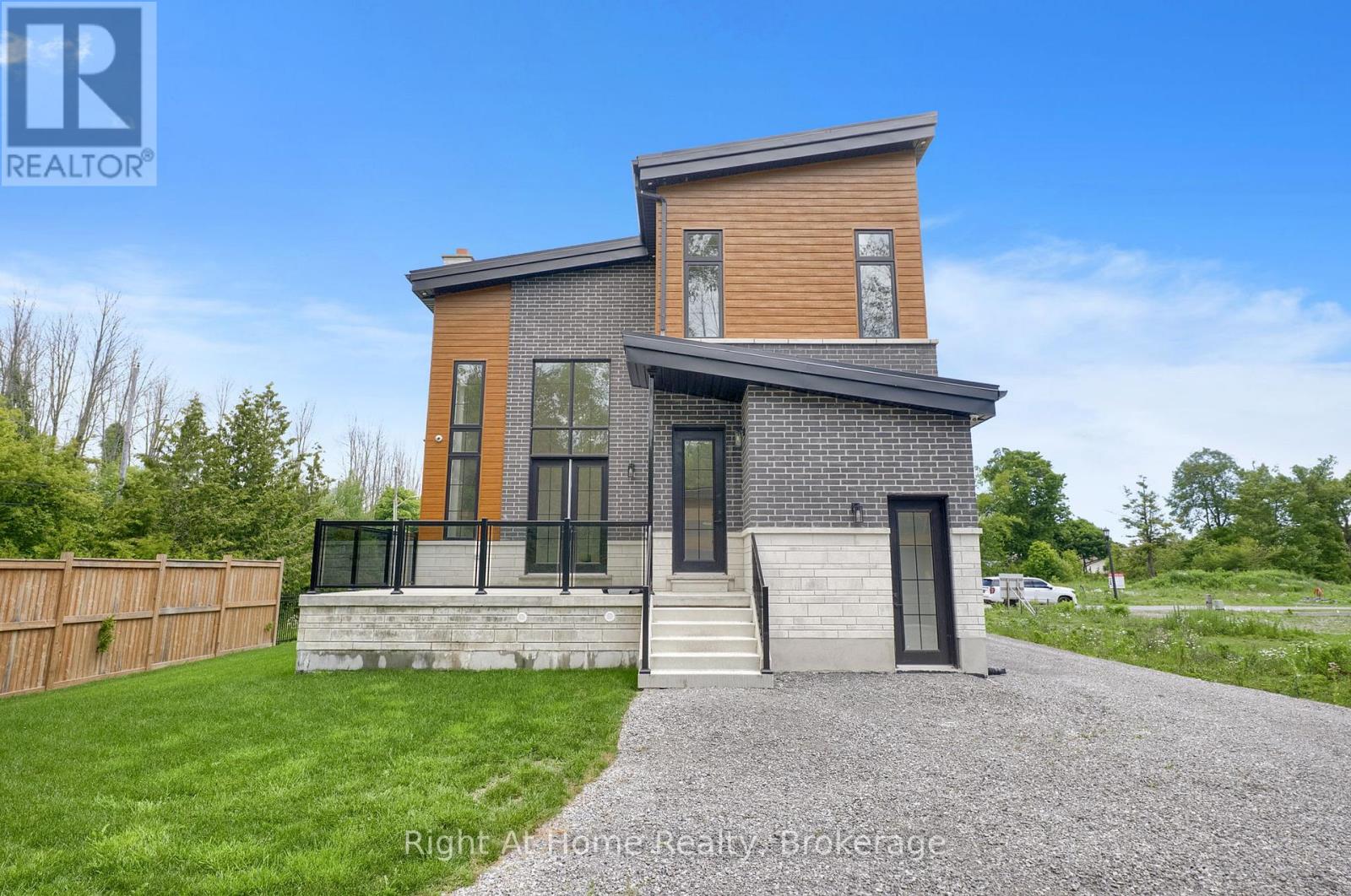 213 SUZANNE MESS BOULEVARD - Image 38