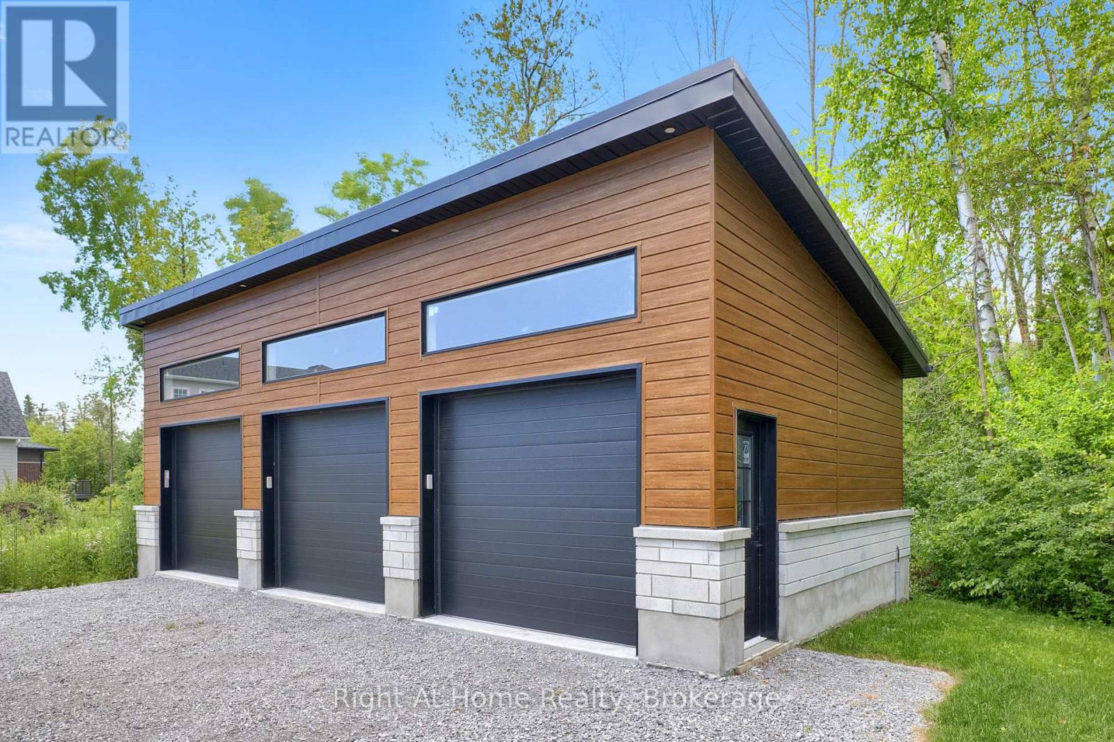 213 SUZANNE MESS BOULEVARD - Image 42