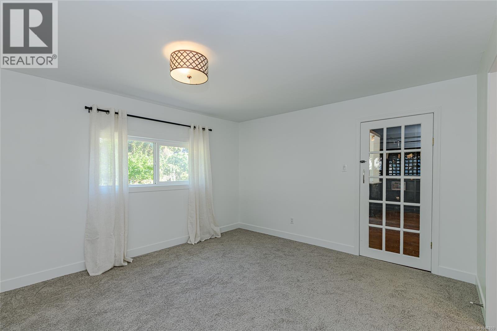 9899 Maple St - 18