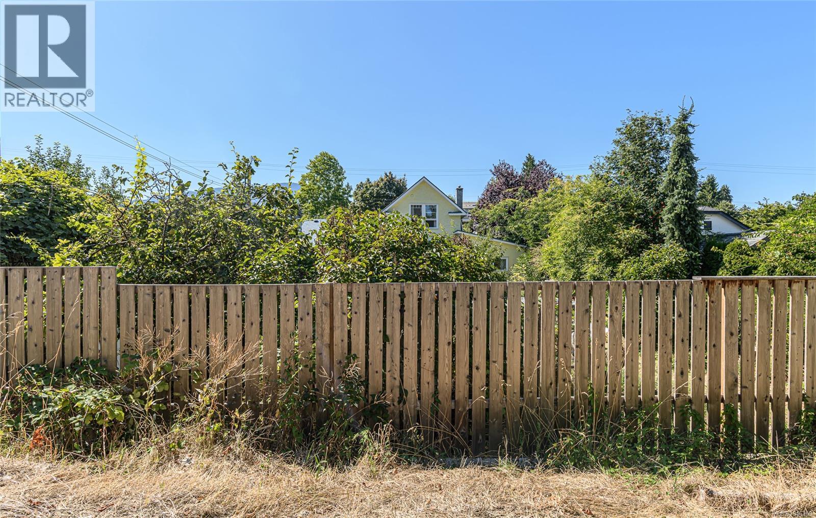 9899 Maple St, Chemainus