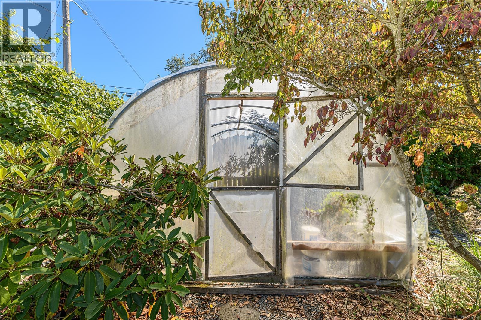 9899 Maple St, Chemainus