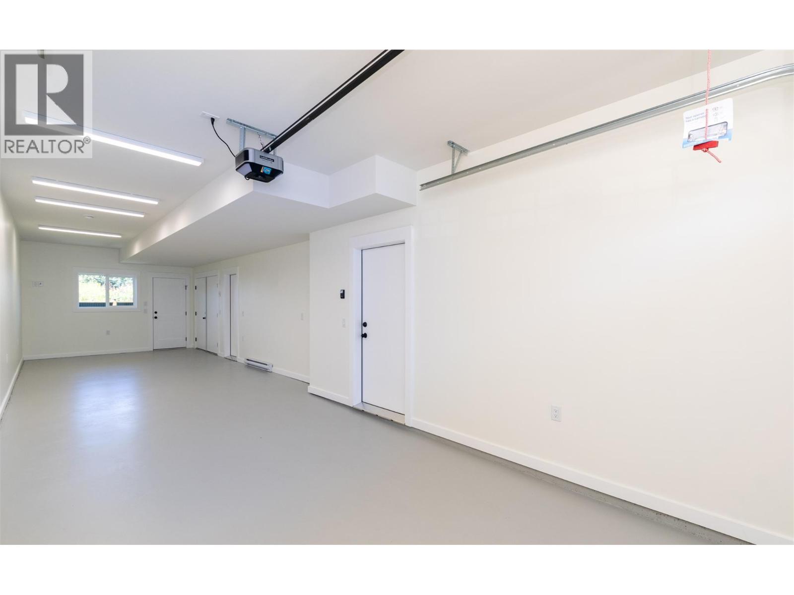 #7 1910 11 Avenue NE - 24