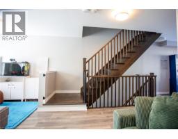 Family room - 18 England Terrace, Stoney Creek, ON L8J0G4 Photo 10
