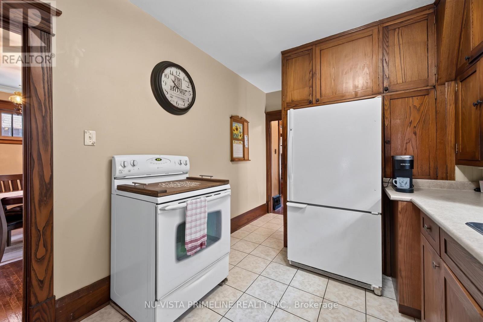 4 bedroom Single Family interior view, 83 Thornton Avenue, London East (East B), Ontario
