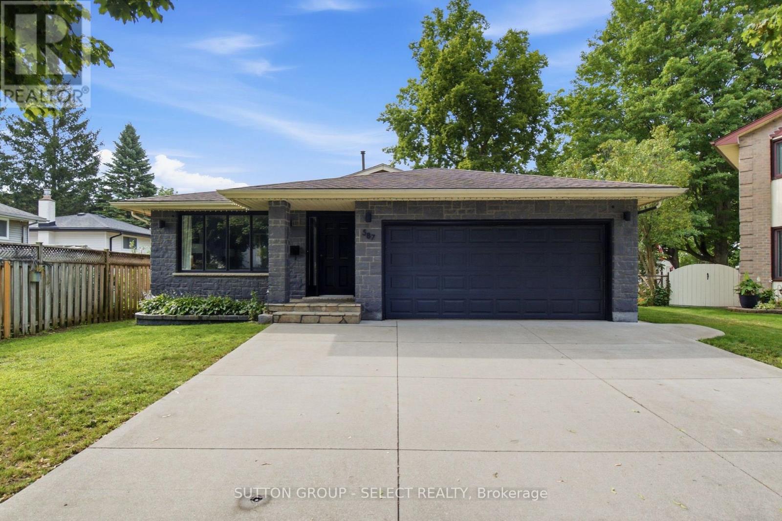 3 bedroom Single Family exterior, 587 Classic Court, London East (East P), Ontario