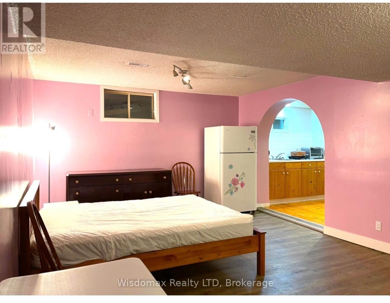 7 GREENMEADOW COURT - 17