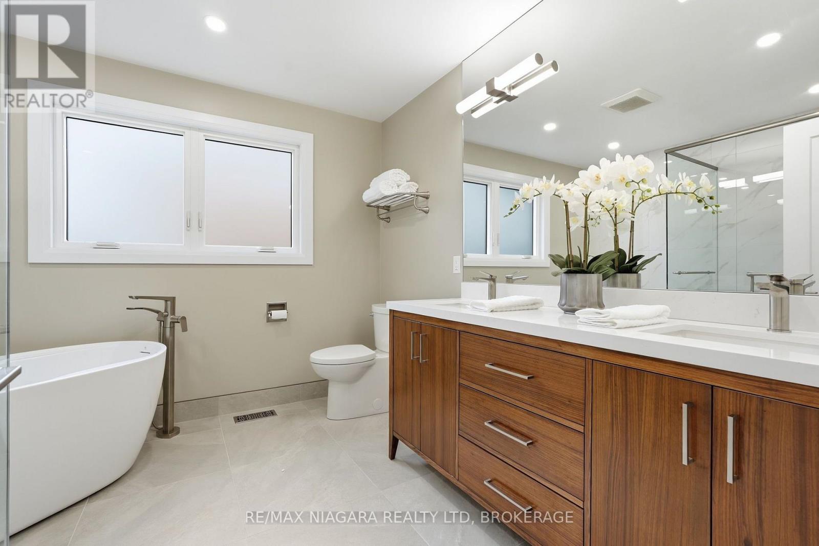 38 ROYAL HENLEY BOULEVARD - Image 21