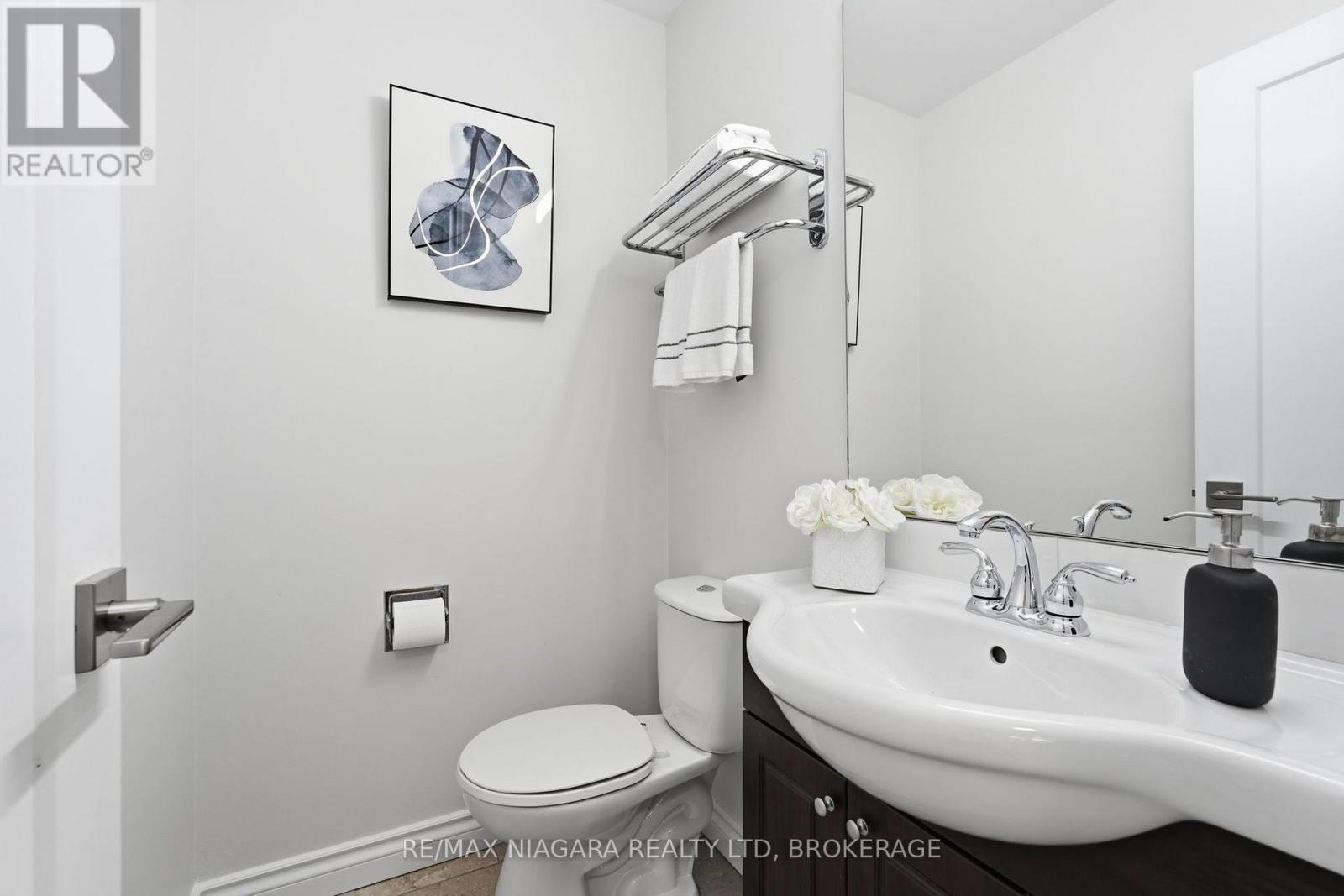 38 ROYAL HENLEY BOULEVARD - Image 24