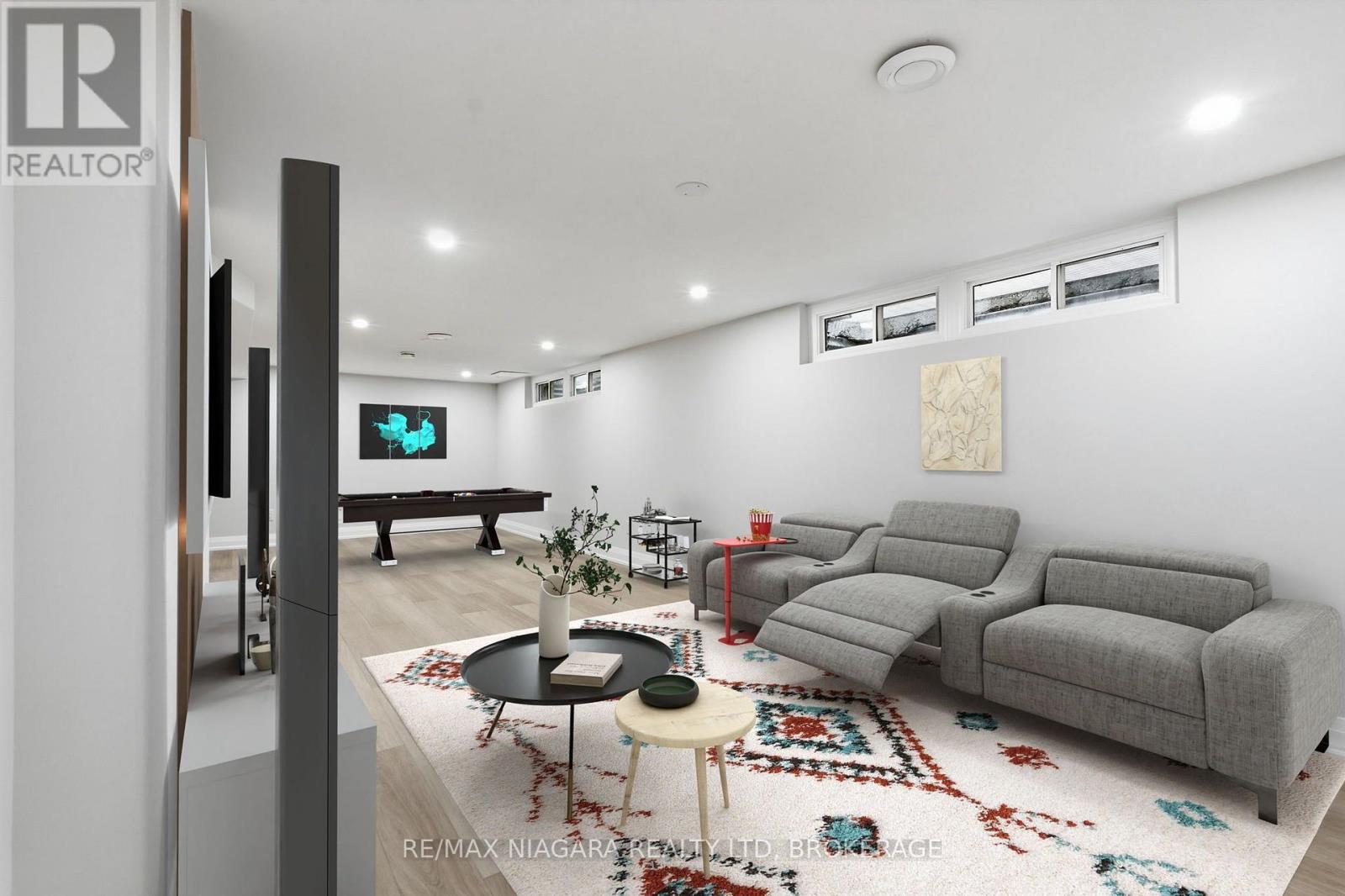 38 ROYAL HENLEY BOULEVARD - 26