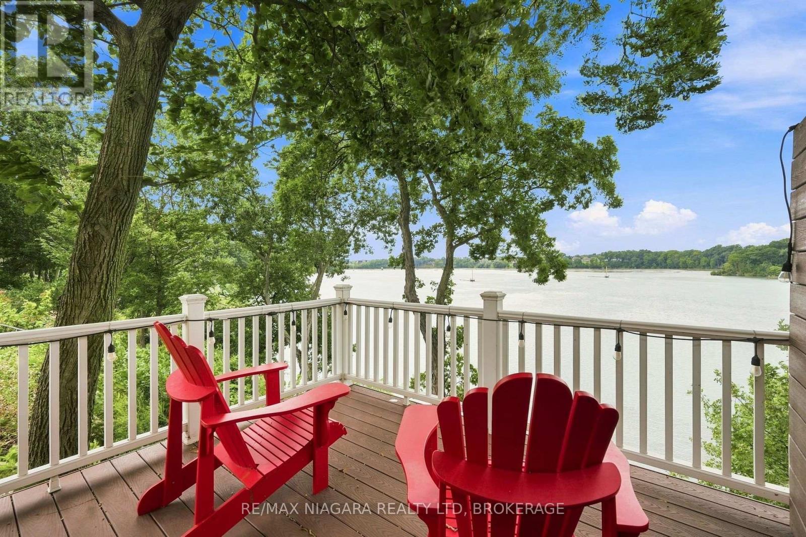38 ROYAL HENLEY BOULEVARD - 33