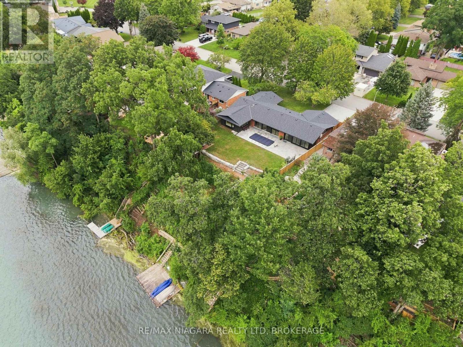 38 ROYAL HENLEY BOULEVARD - 38