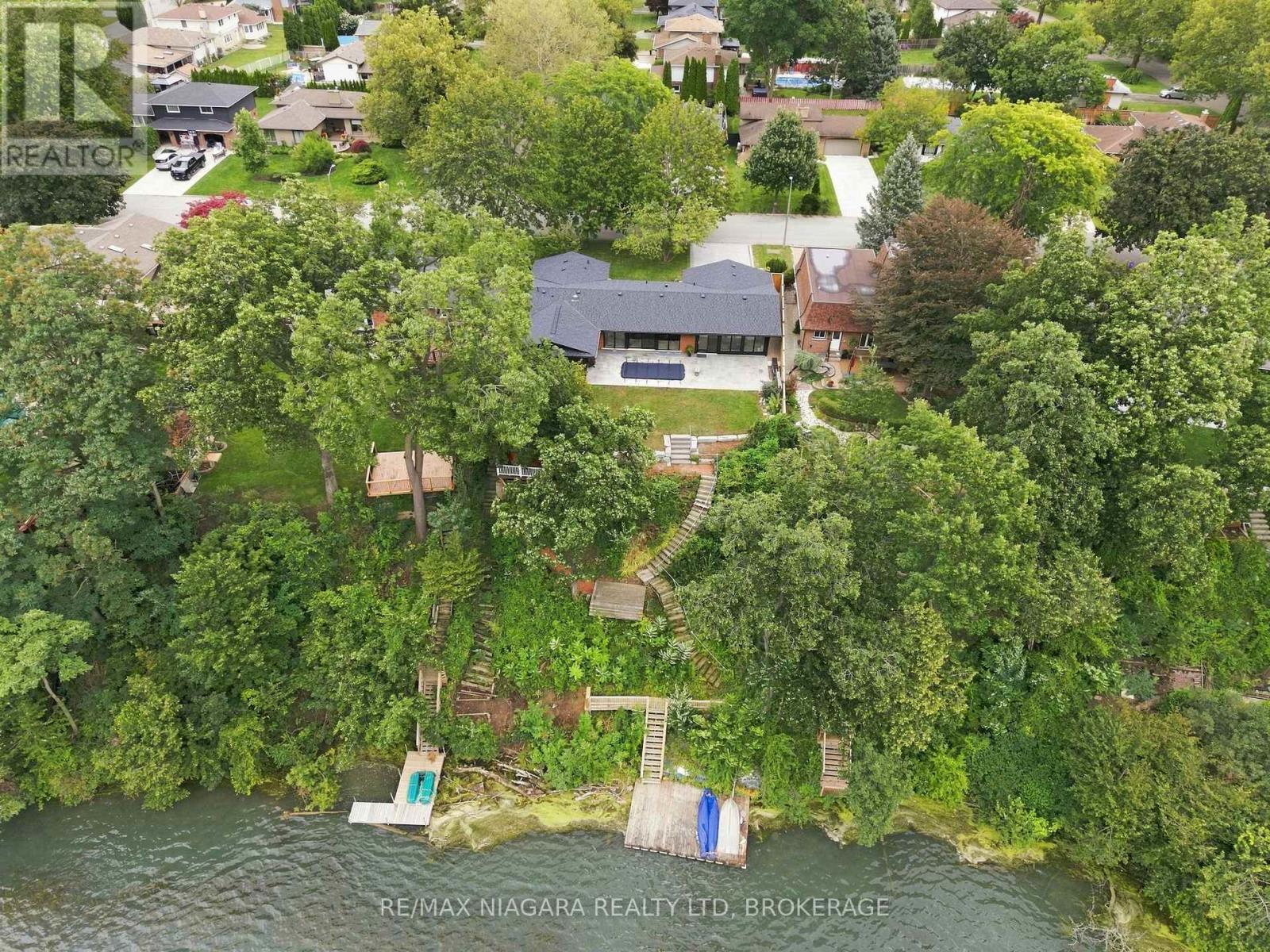 38 ROYAL HENLEY BOULEVARD - 39