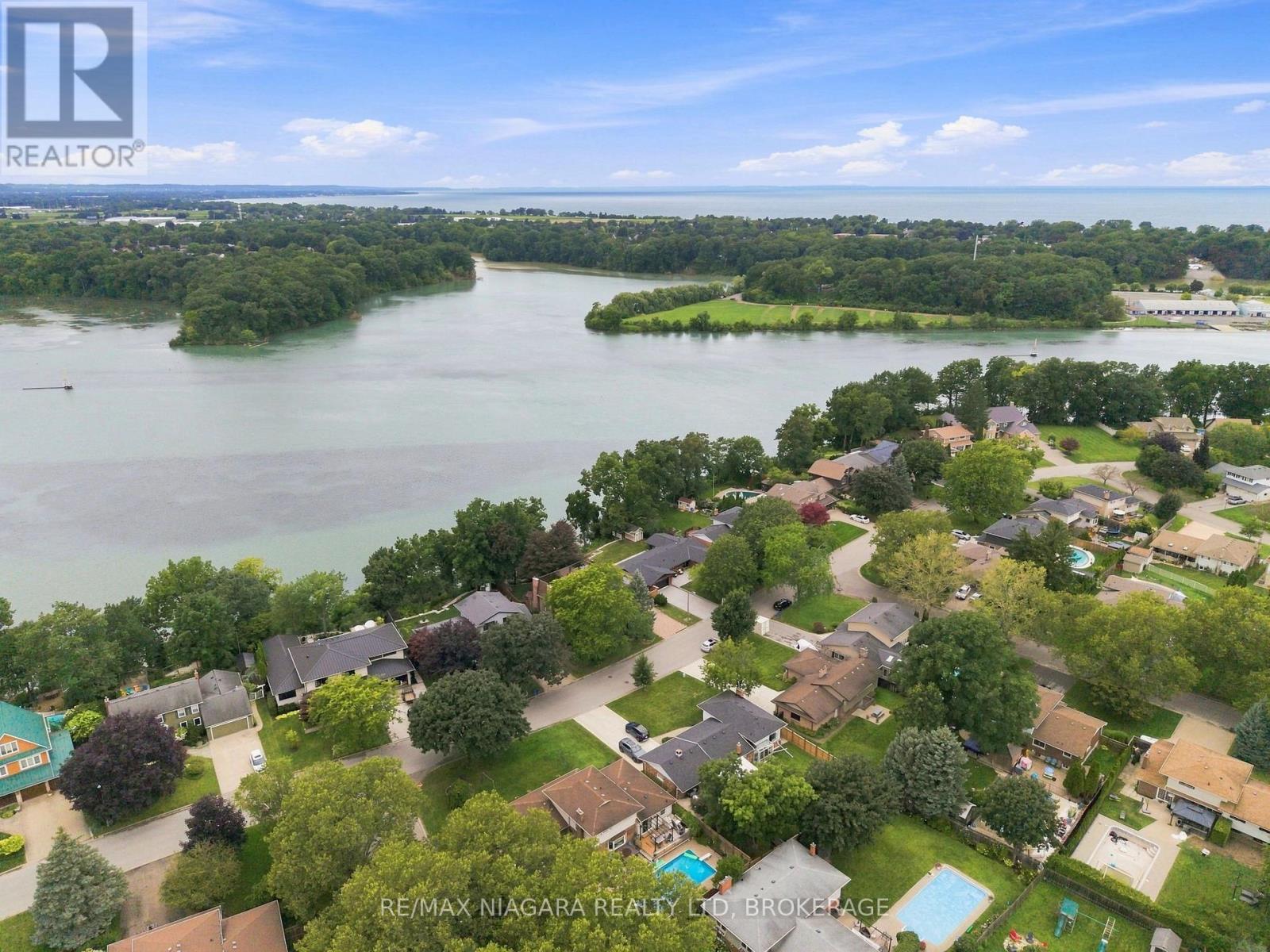 38 ROYAL HENLEY BOULEVARD - Image 42