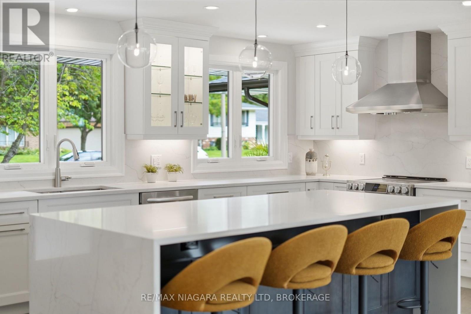 38 ROYAL HENLEY BOULEVARD - 7