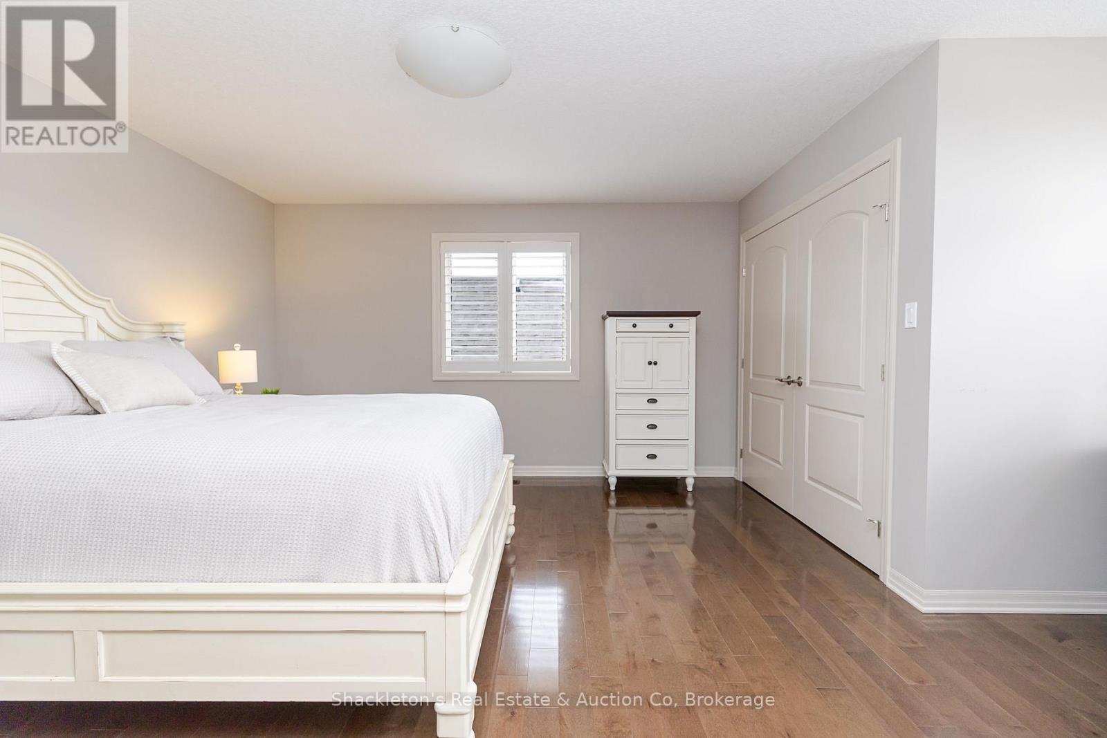 766 EAGLETRACE DRIVE - 33