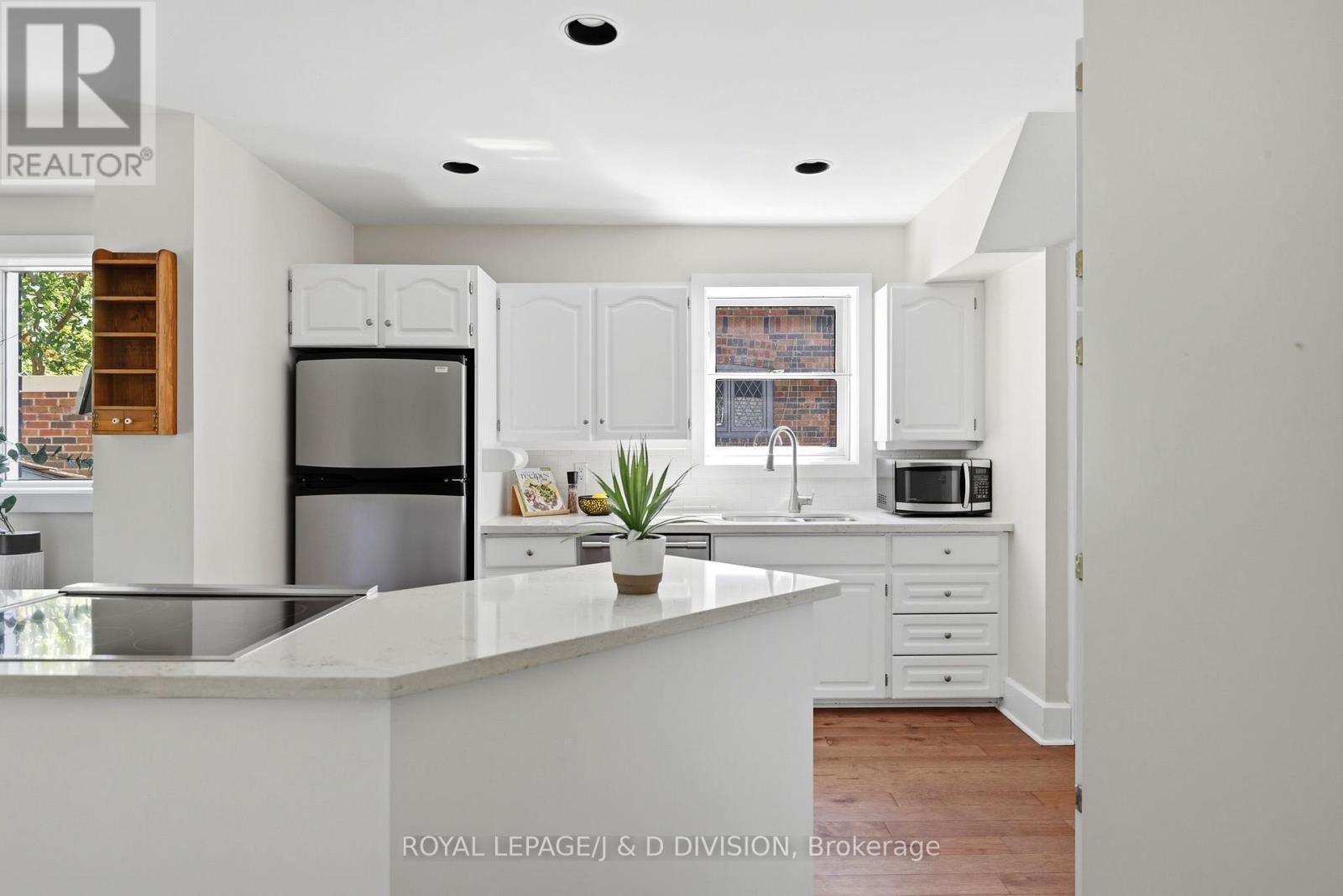 102 RIDGE DRIVE - Image 11