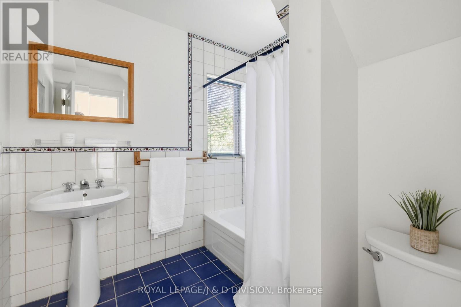 102 RIDGE DRIVE - Image 24
